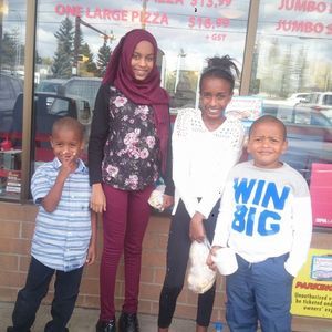 Meet your Posher, Hala